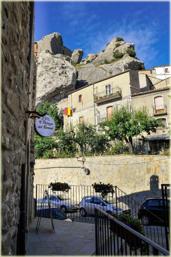 Hotel Il Palazzo Del Barone - Stanza Dei Maiorana Pietrapertosa Exterior foto